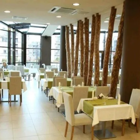 By The Pool In Aspen Heights *