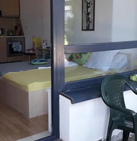 By The Pool In Aspen Heights Lejlighed